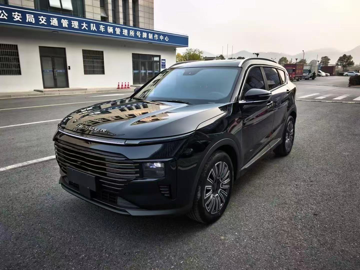 Jetour X70 Plus Champion Edition 5 places moteur 1.5T Automatique (2025) véhicule SUV chinois - Voiture d'occasion 99% neuf