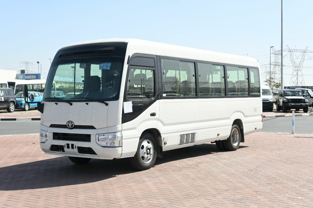 Toyota Coaster 4.2L Diesel Transmission manuelle d'occasion 2023 Bien entretenu